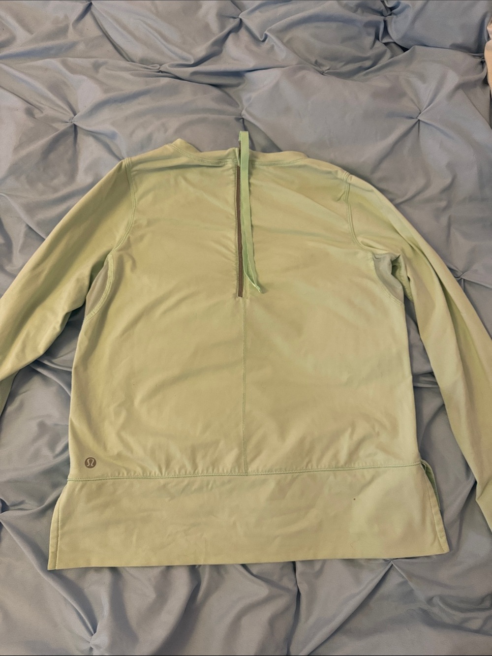 Women’s Lululemon Long-Sleeve Crewneck Top in Light Green - Picture 2 of 2